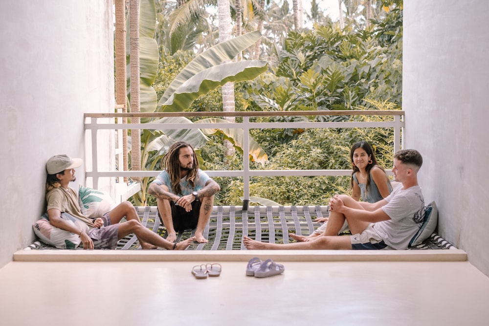 happiness hostel siargao