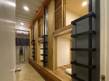 happiness hostel siargao