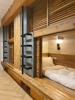 happiness hostel siargao