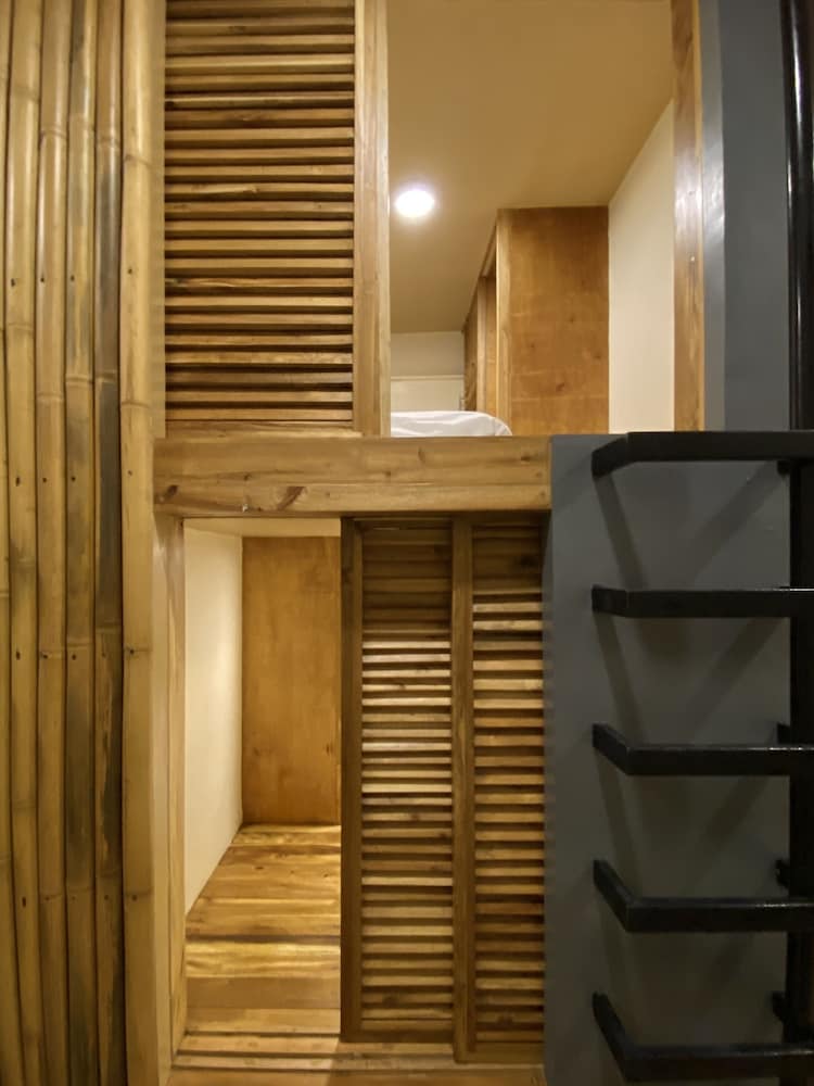 happiness hostel siargao