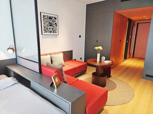 base wangfujing serviced apartment