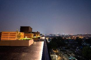 base wangfujing serviced apartment