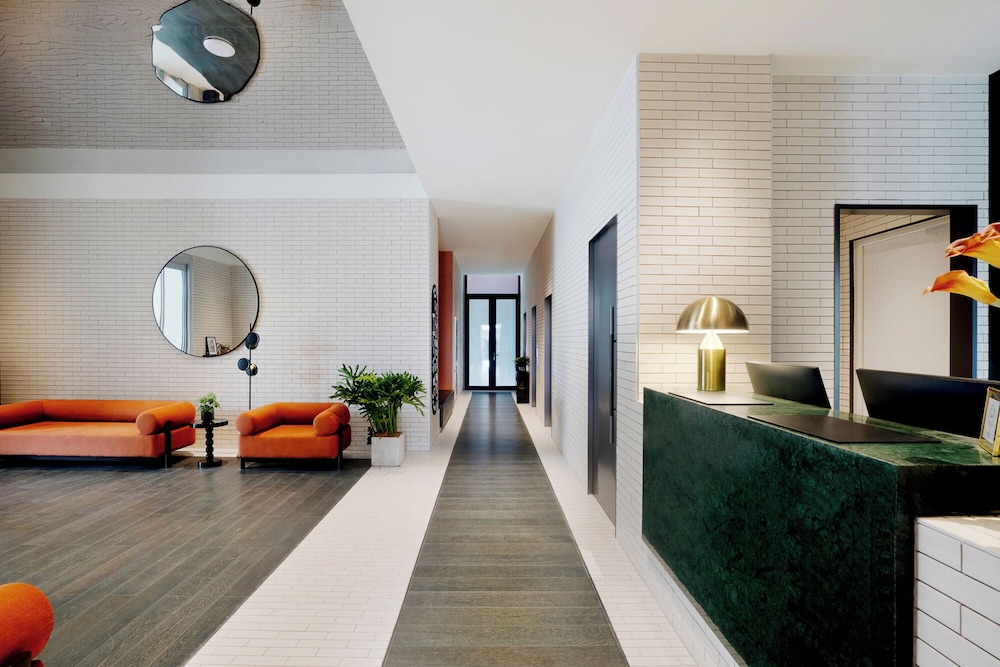 base wangfujing serviced apartment