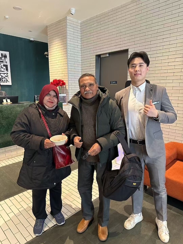 base wangfujing serviced apartment