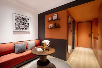 base wangfujing serviced apartment