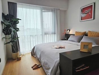 base wangfujing serviced apartment