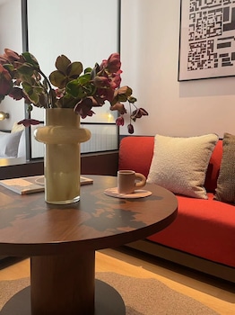 base wangfujing serviced apartment