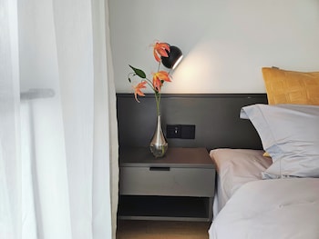 base wangfujing serviced apartment