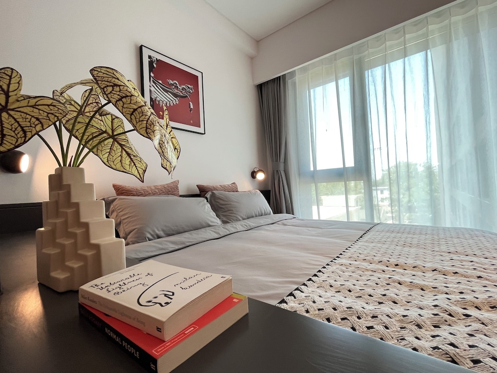 base wangfujing serviced apartment