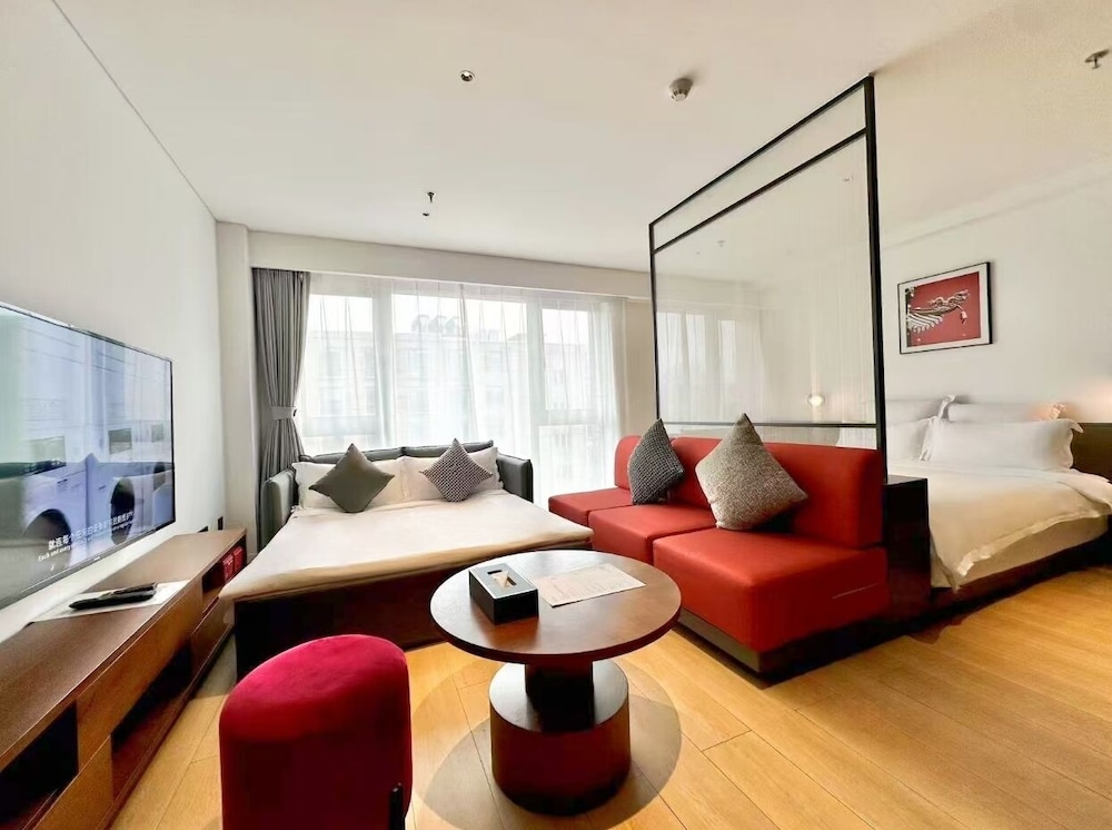 base wangfujing serviced apartment