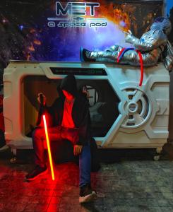 met a space pod phrom phong