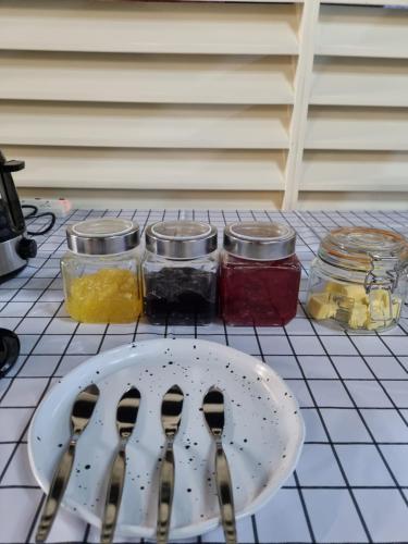 met a space pod phrom phong