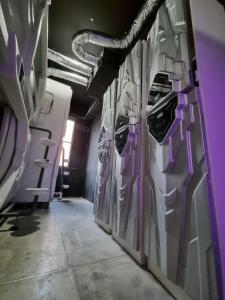 met a space pod phrom phong