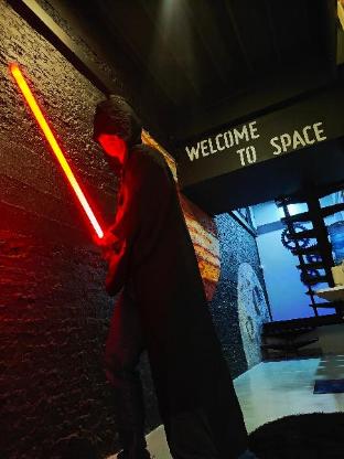 met a space pod phrom phong