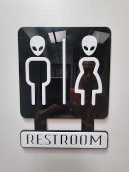 met a space pod phrom phong