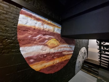 met a space pod phrom phong