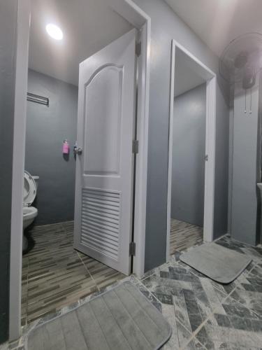 met a space pod phrom phong