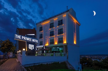 the private airport hotel