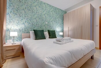 1 bedroom apartment sliema tigne suites