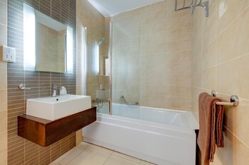 1 bedroom apartment sliema tigne suites