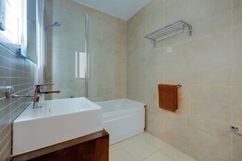 1 bedroom apartment sliema tigne suites