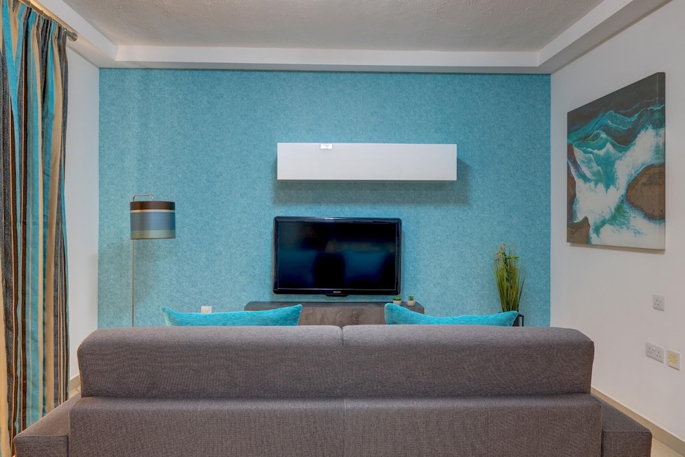1 bedroom apartment sliema tigne suites