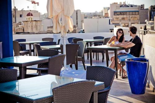 1 bedroom apartment sliema tigne suites