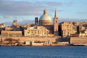 1 bedroom apartment sliema tigne suites