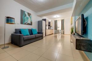 1 bedroom apartment sliema tigne suites