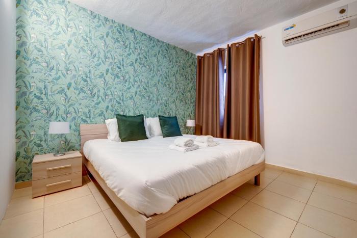 1 bedroom apartment sliema tigne suites