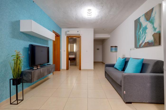 1 bedroom apartment sliema tigne suites