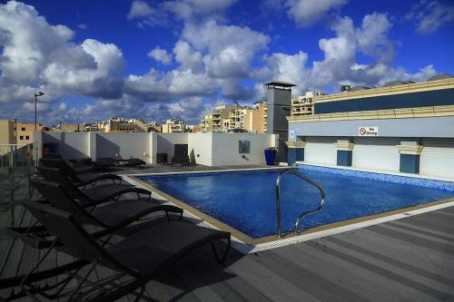 1 bedroom apartment sliema tigne suites
