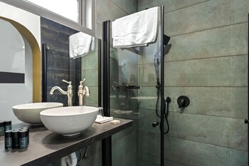 helios boutique suites by la finca hotel
