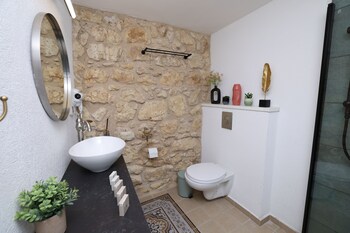 helios boutique suites by la finca hotel