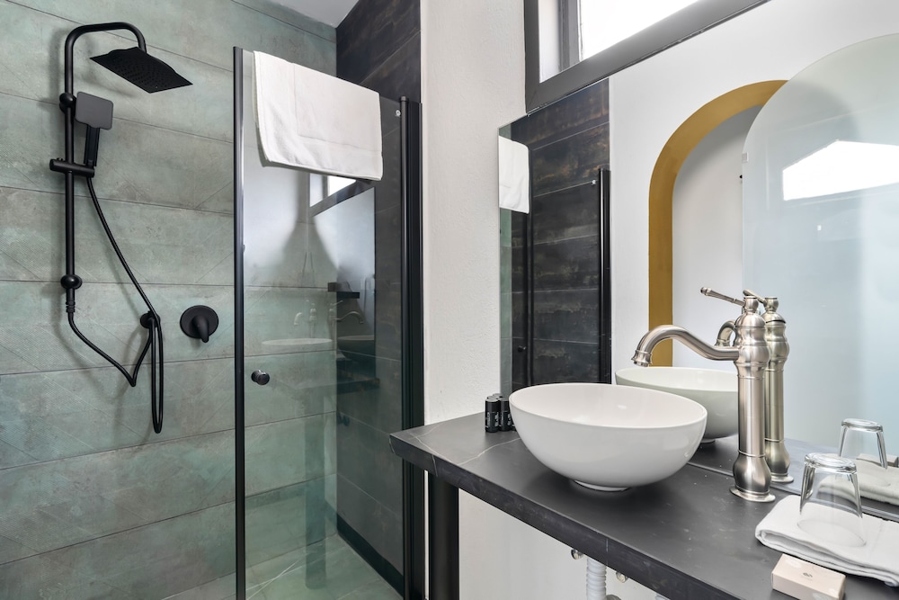 helios boutique suites by la finca hotel