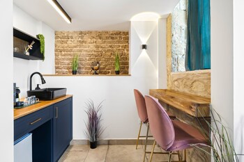 helios boutique suites by la finca hotel