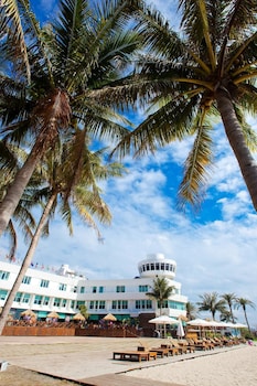 sizihwan sunset beach resort