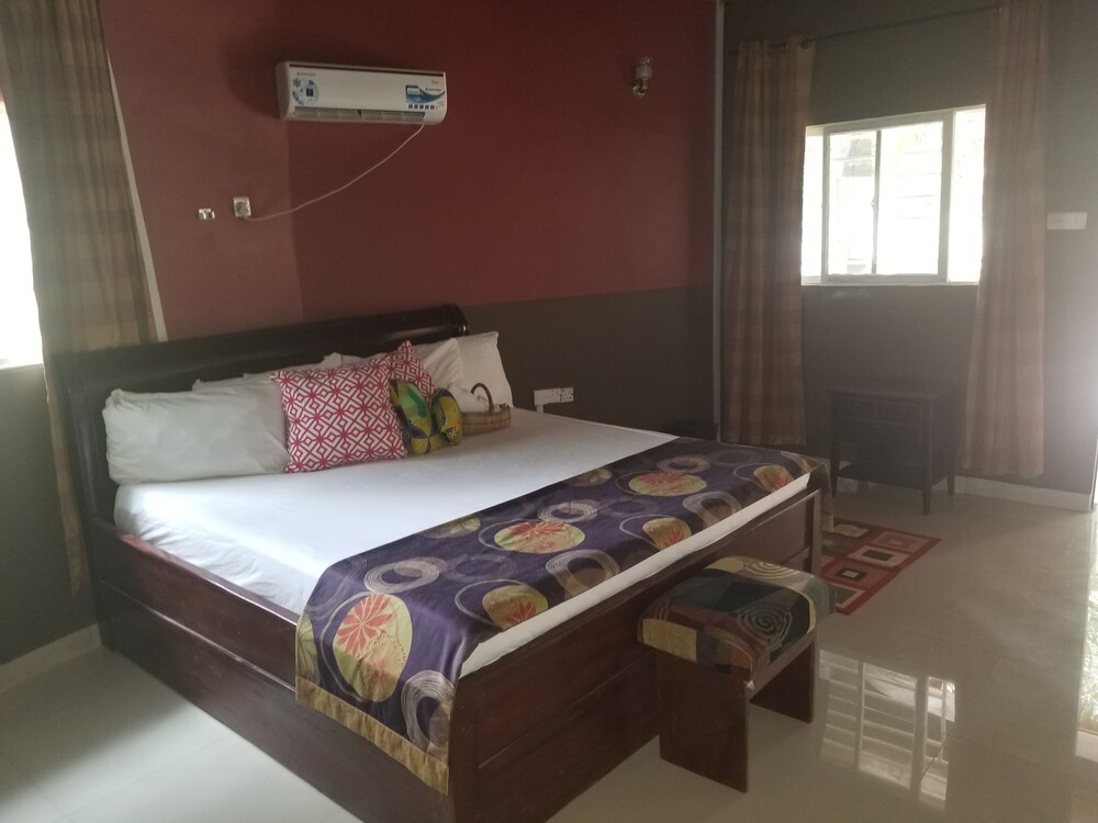 tariqs resort and restaurant