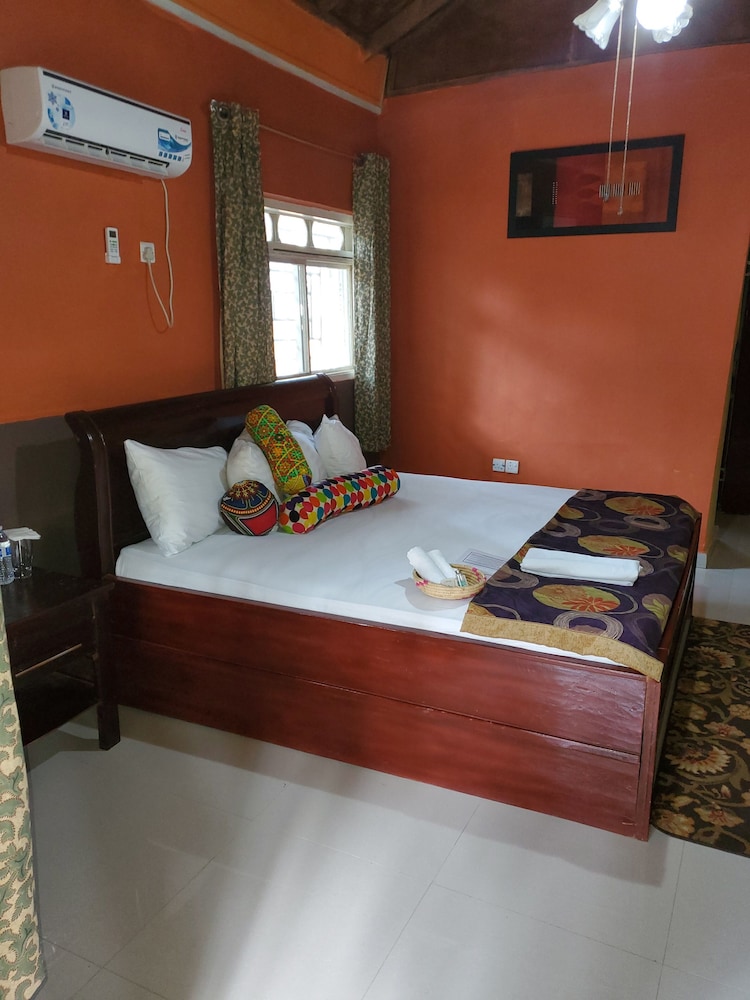 tariqs resort and restaurant