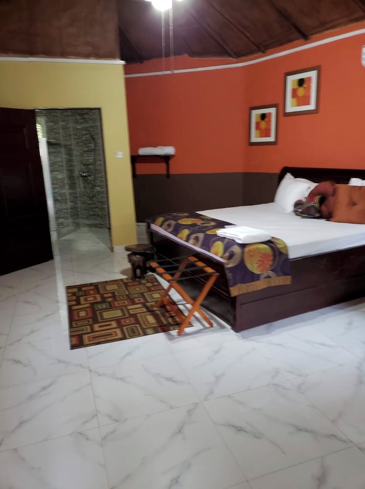 tariqs resort and restaurant