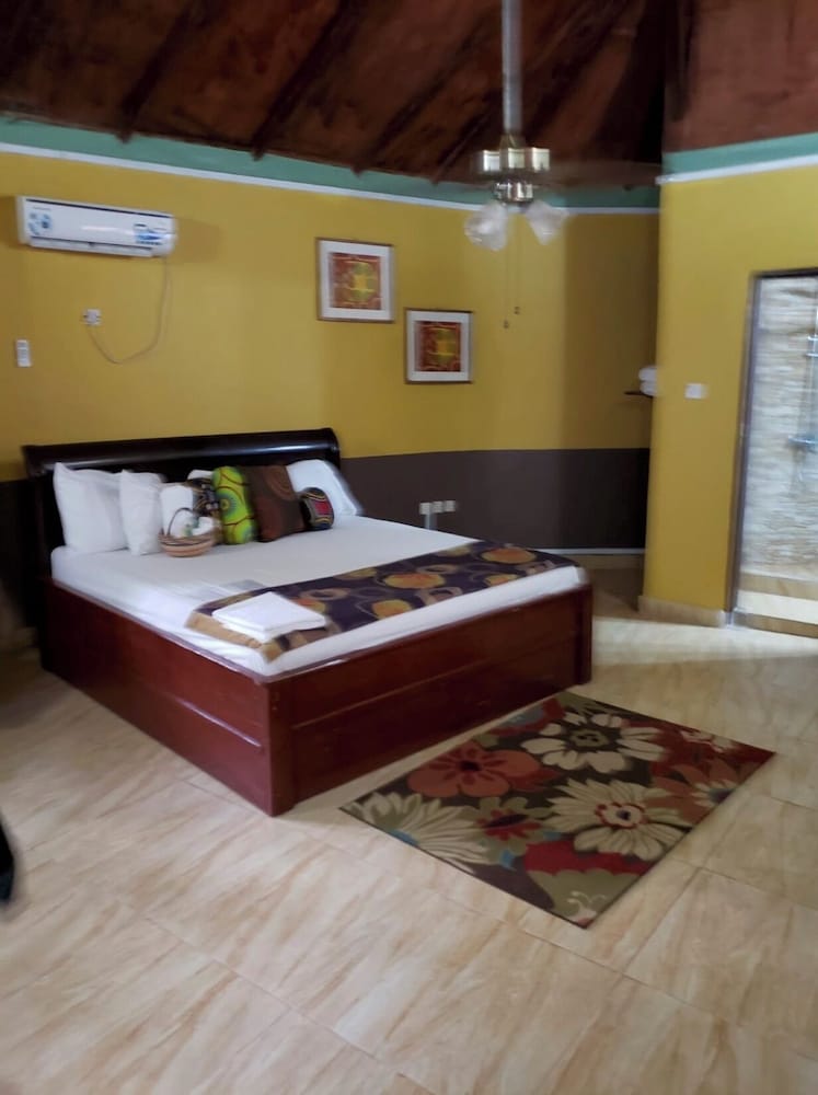 tariqs resort and restaurant