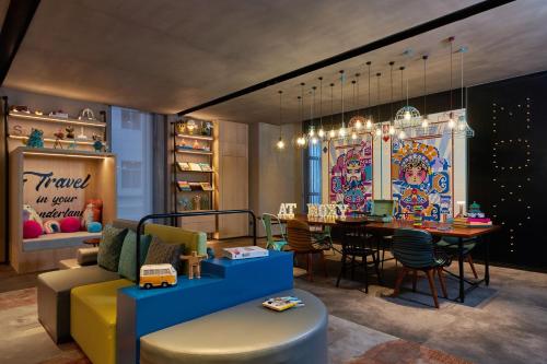 moxy xian downtown