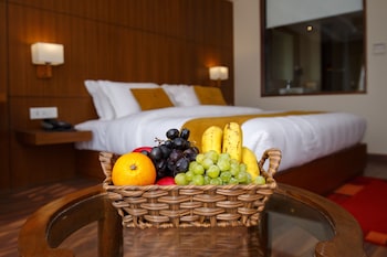 hotel thrive a tropical courtyard