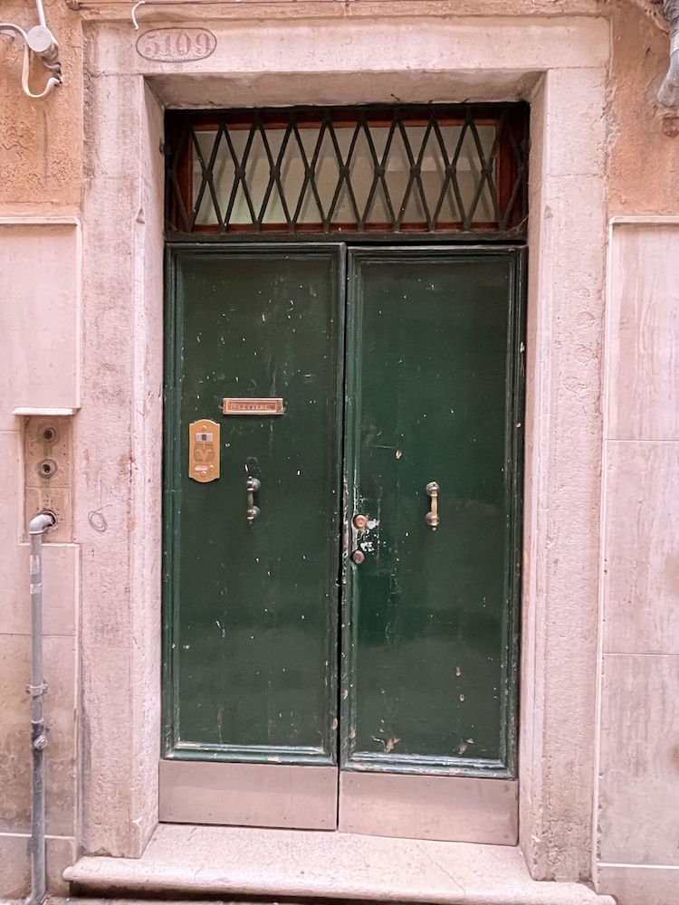 ca rialto house