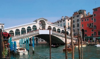 ca rialto house