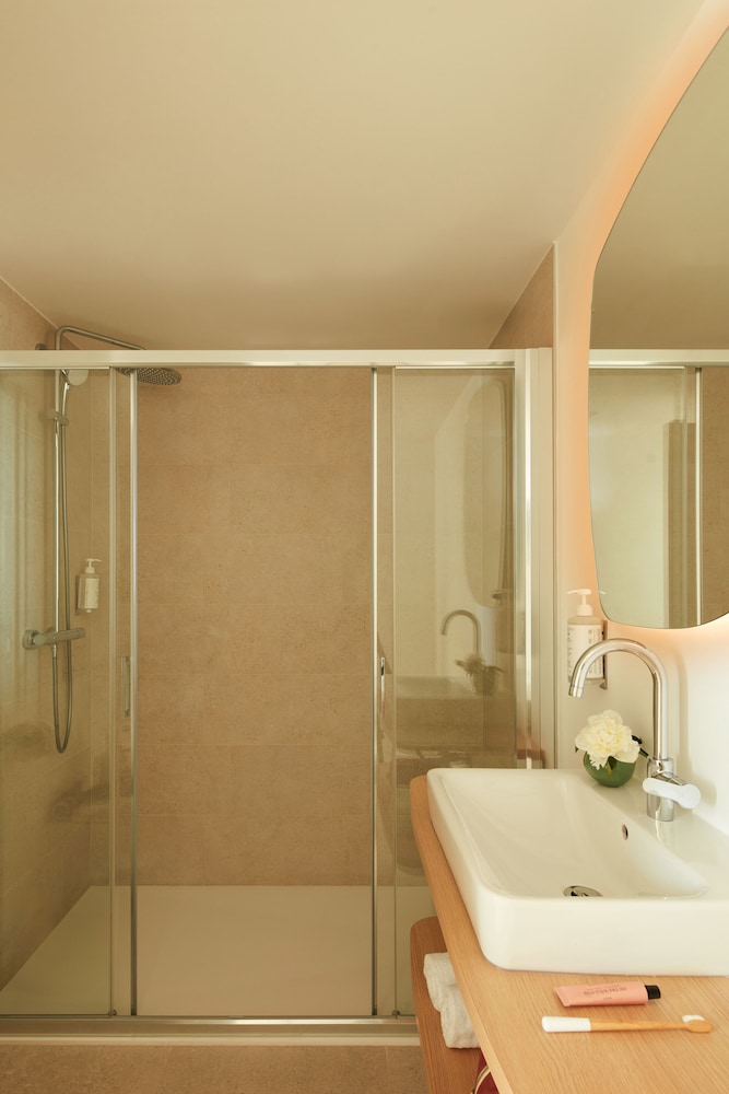 okko hotels paris rosa parks