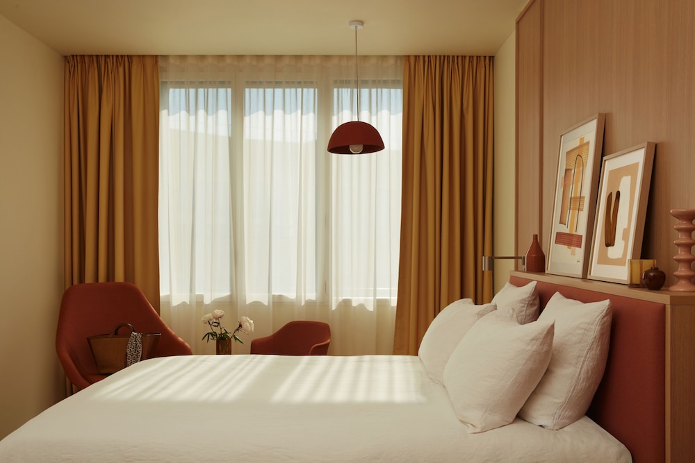 okko hotels paris rosa parks