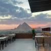crowne pyramids view inn