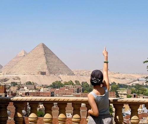 crowne pyramids view inn