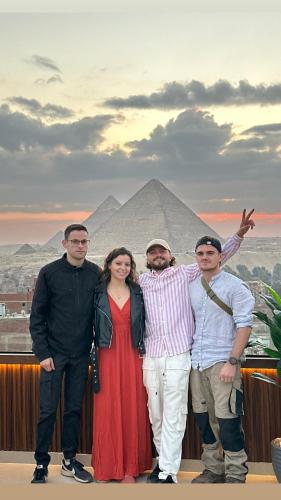 crowne pyramids view inn